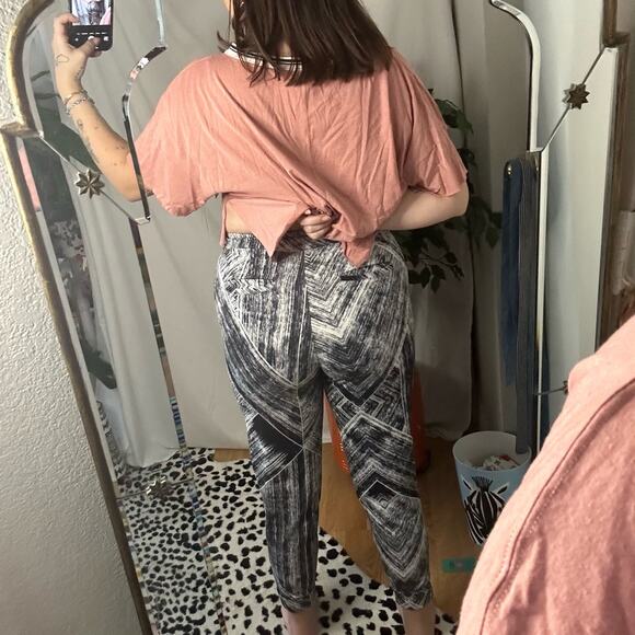 Lululemon Namaskar Pant II Heat Wave White Black Size 6 - Picture 4 of 6